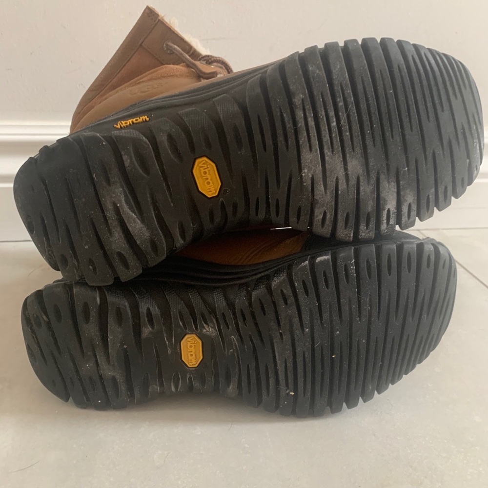 Ugg Winter Boots - Picture 6 of 9